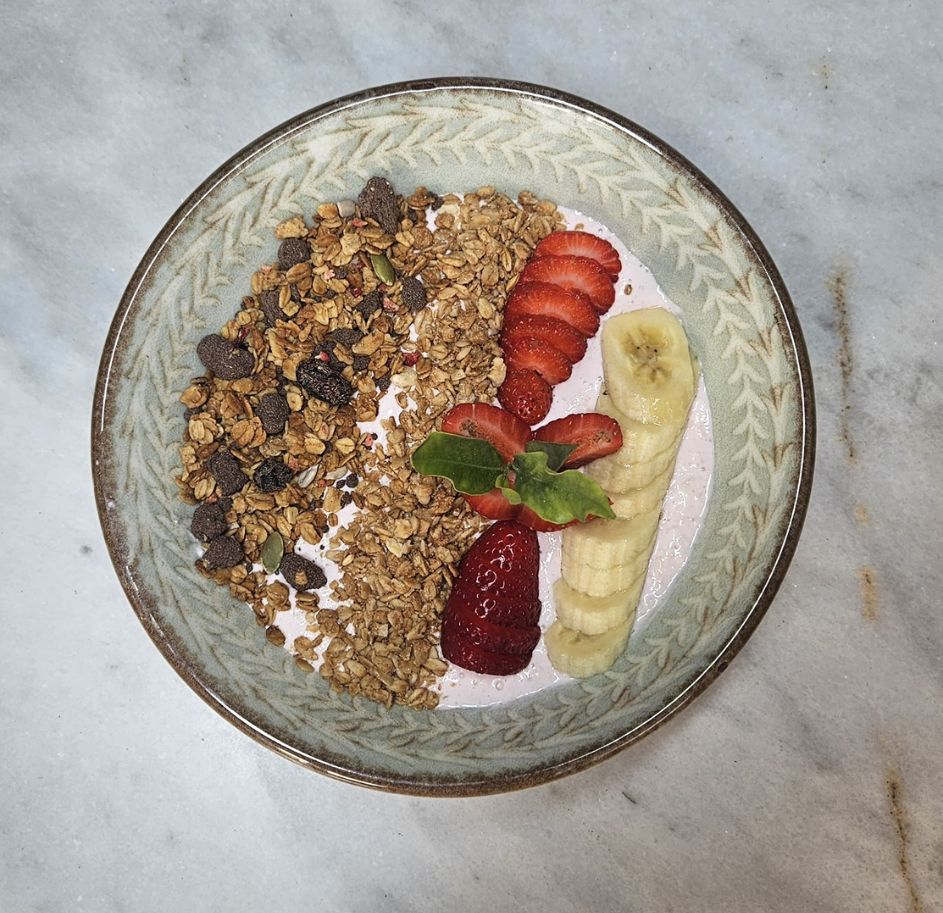 GRANOLA BOWL