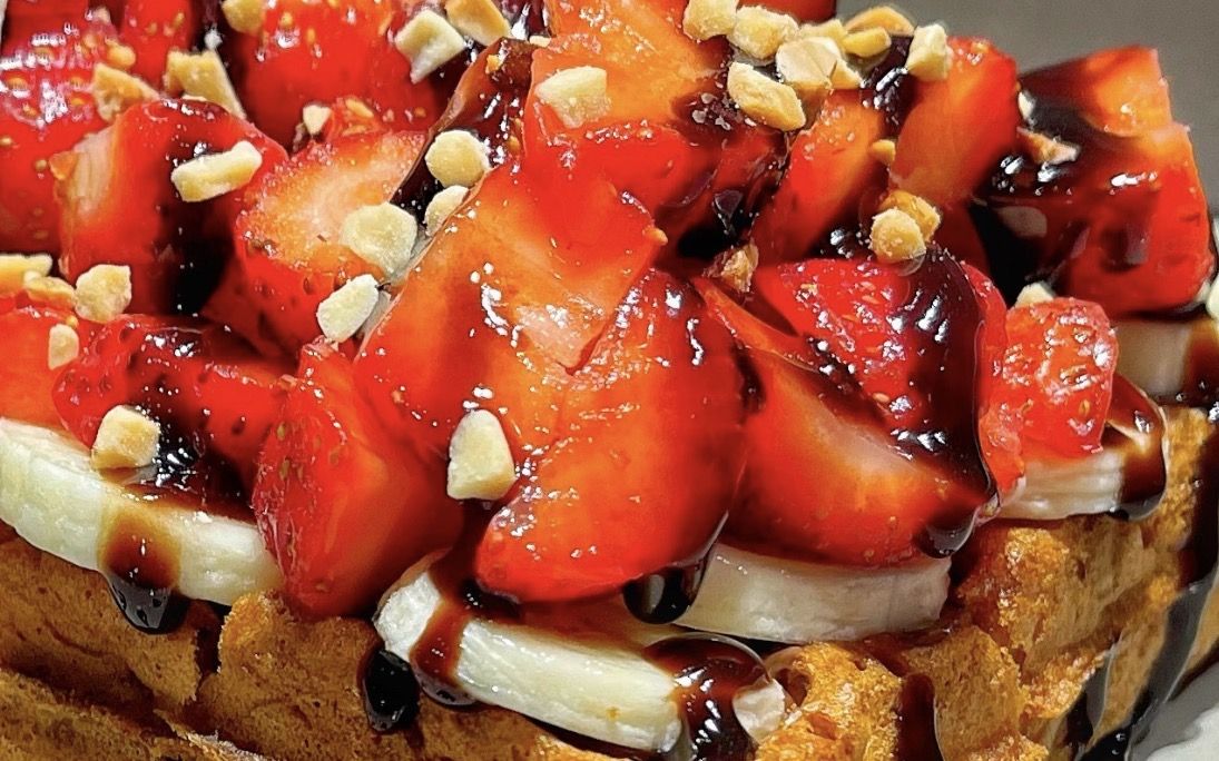 WAFFLE KARIŞIK( KİVİ ÇİLEK MUZ)BELÇİKA ÇİKOLATASI