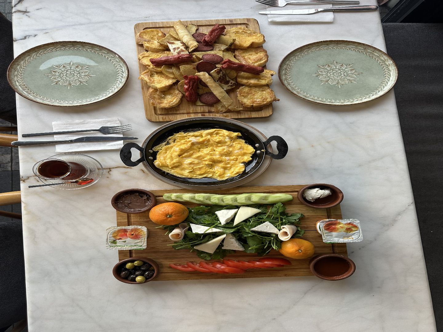 GRECKA MODERN KAHVALTI